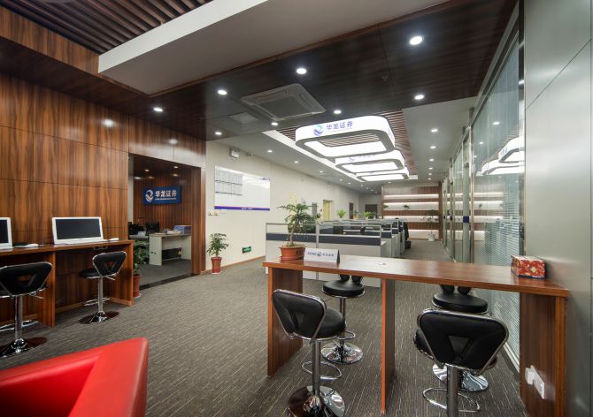 裝修解析：辦公室裝修的細(xì)節(jié)問題：天、地、隔(圖1)