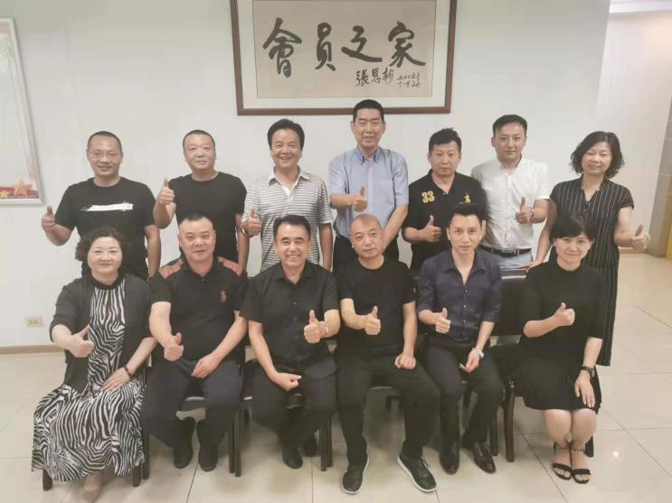 我省首個專家?guī)煺匠闪?，今泰裝飾工程經(jīng)理受(圖1)