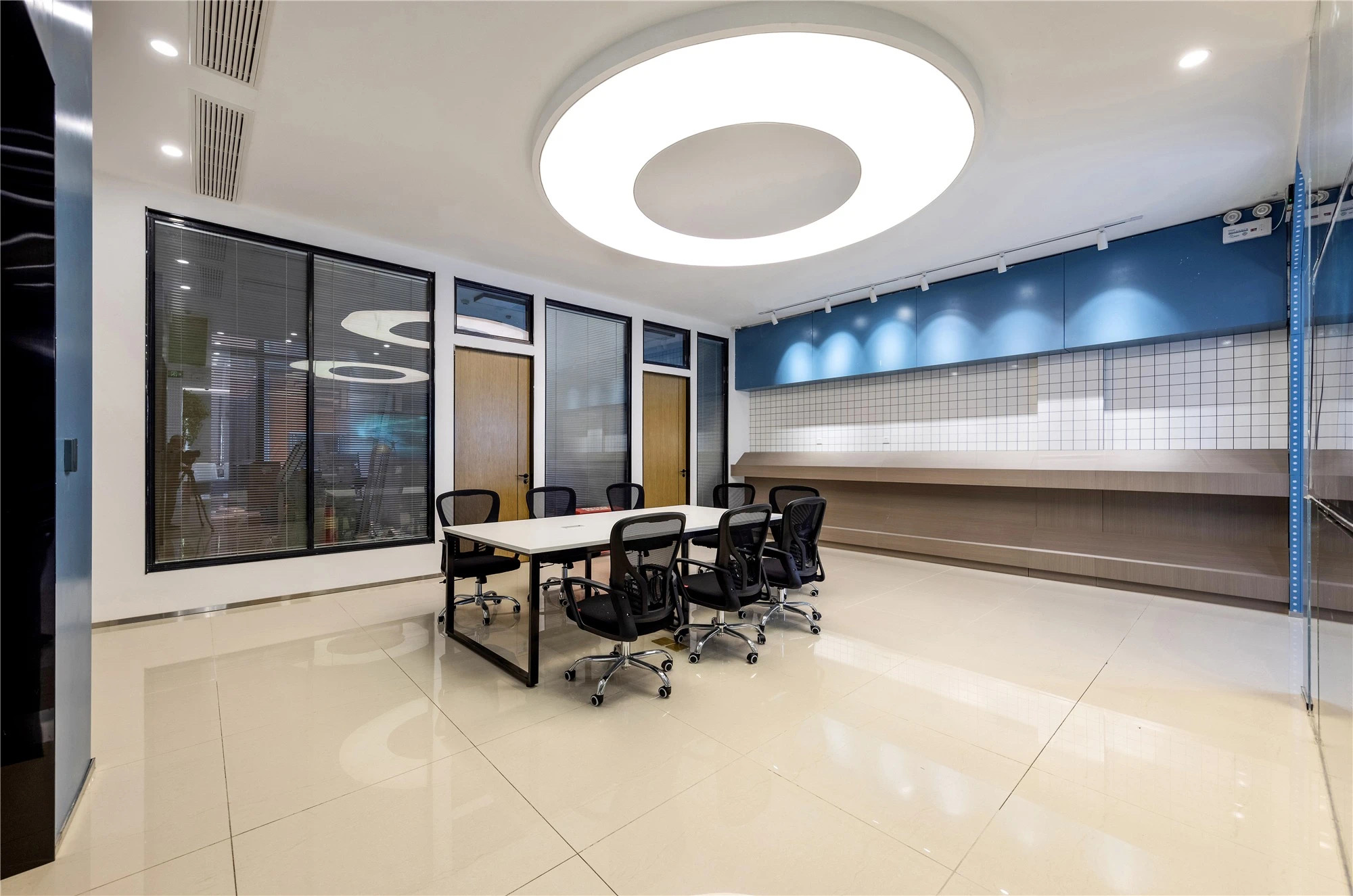 【案例賞析】武漢市車都天然氣營業(yè)廳完工實景展示，開放多元，活力共享！(圖3)