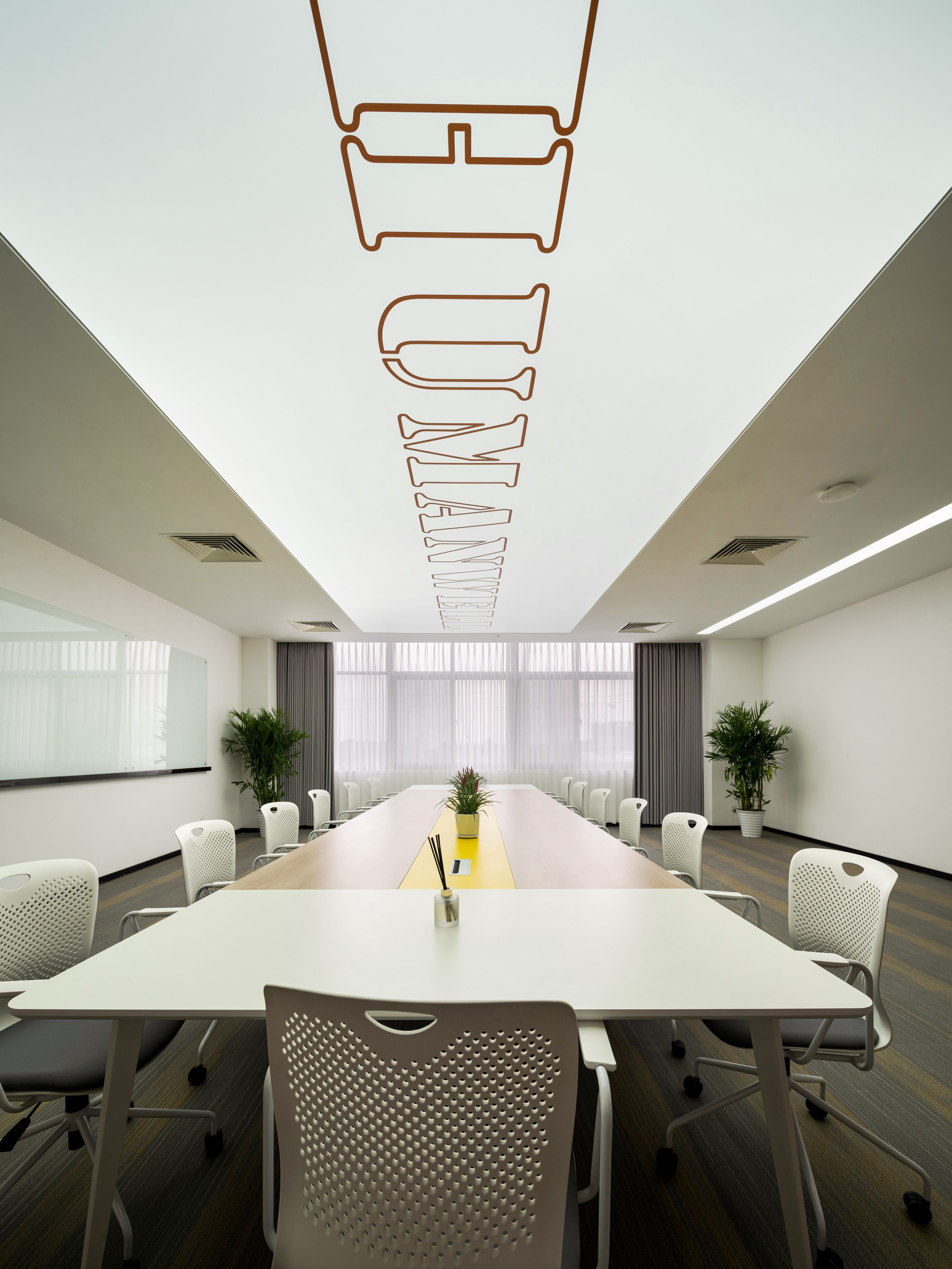 【完工案例】人福醫(yī)藥黃岡總部辦公室裝修完工！(圖5)