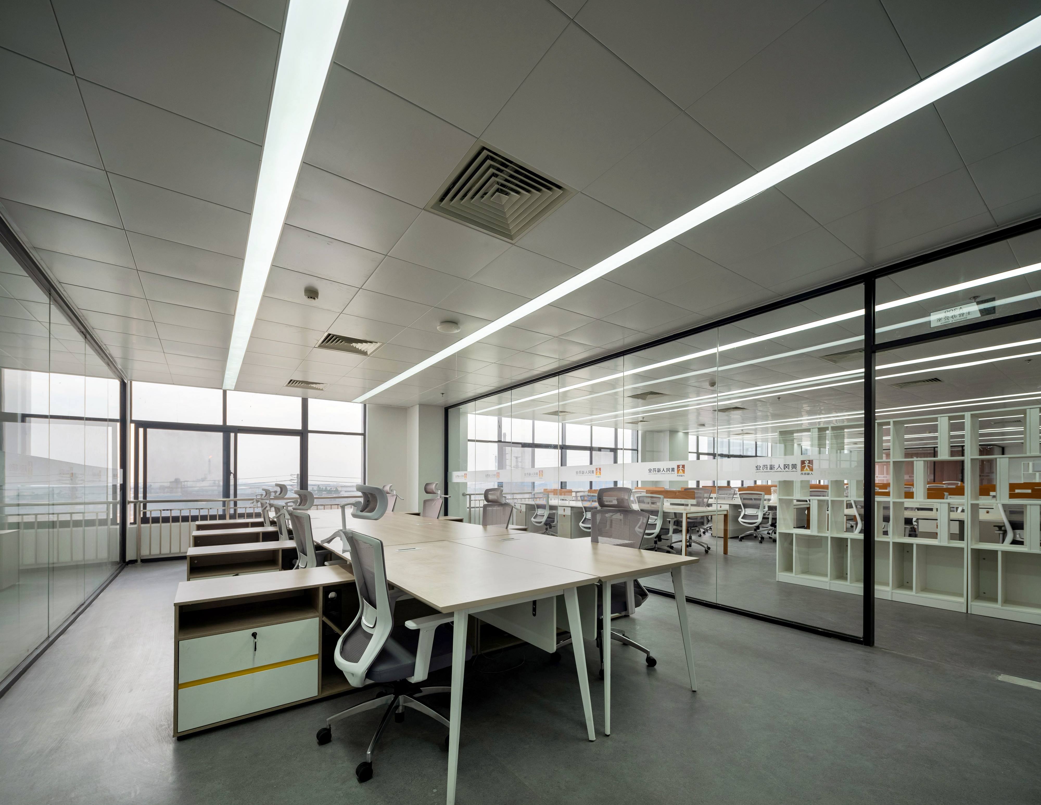【完工案例】人福醫(yī)藥黃岡總部辦公室裝修完工！(圖4)