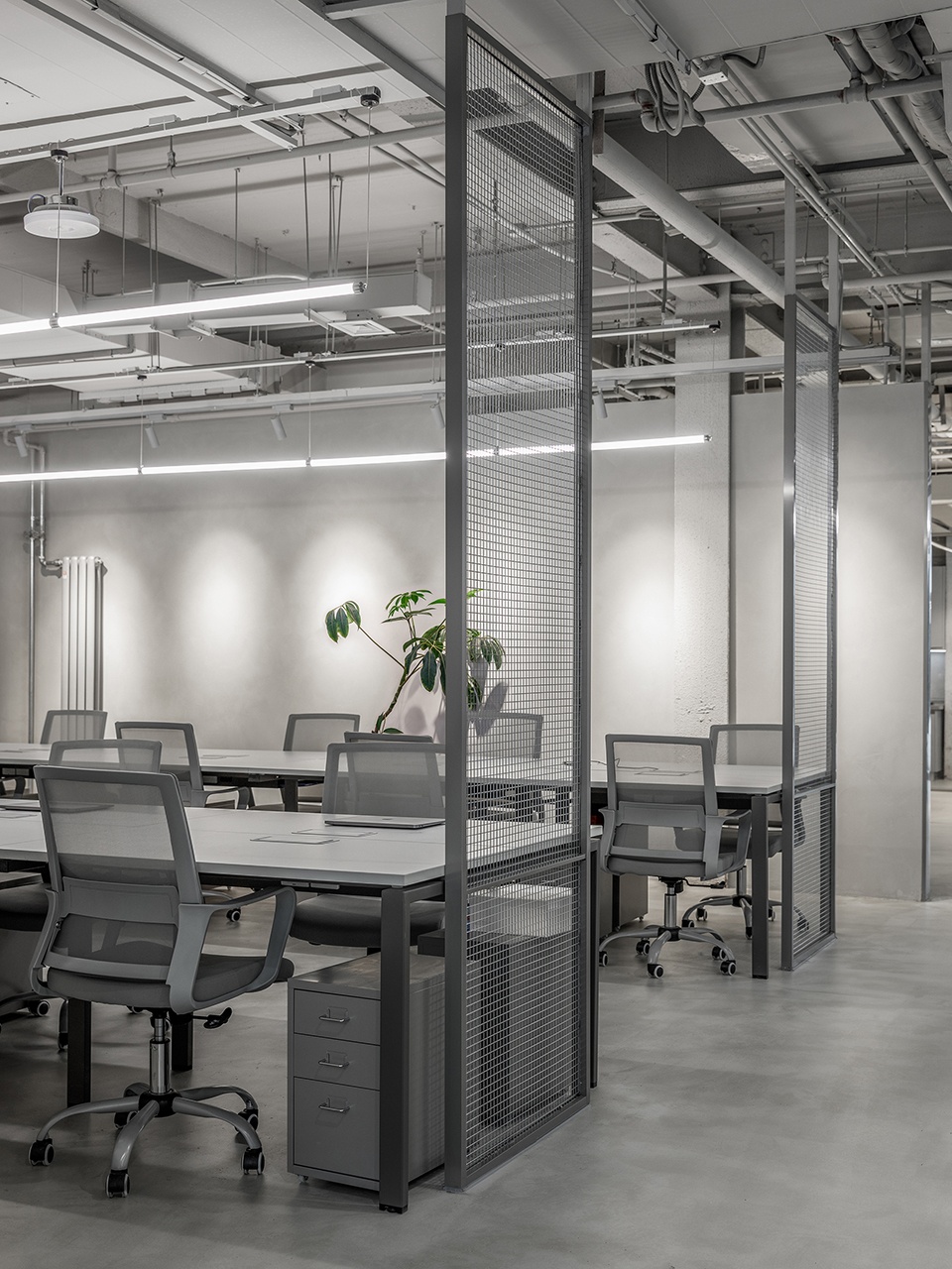 辦公室裝修設(shè)計,粗狂的線條走進(jìn)工業(yè)之美！(圖2)