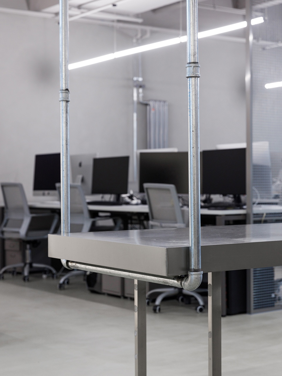 辦公室裝修設(shè)計,粗狂的線條走進(jìn)工業(yè)之美！(圖3)